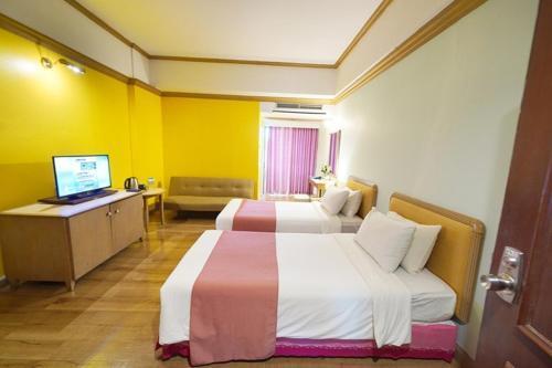 Riverside Bangkok Hotel Room Type - Superior Twin Room