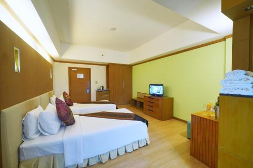Riverside Bangkok Hotel Room Type - Deluxe Twin Room