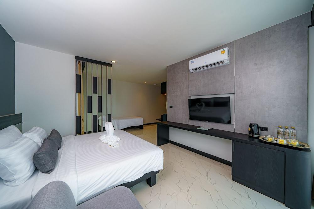 LHC HOTEL AND RESORT Room Type - Junior Suite, Sea View