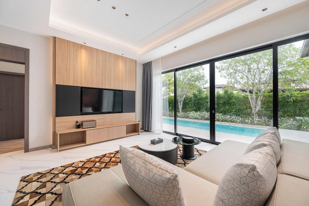 Argo Pattaya Resort and Villas Room Type - Deluxe Two-Bedroom Pool Villa With Garden (Modern Interior Upgrade) Argo Pattaya Resort and Villas Room Type - Deluxe Two-Bedroom Pool Villa With Garden (Modern Interior Upgrade)
