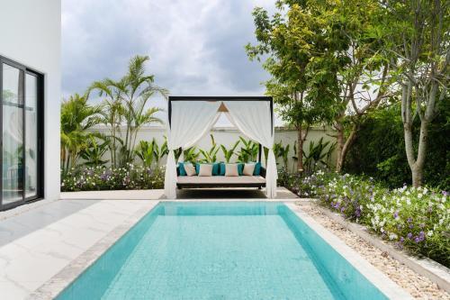 Argo Pattaya Resort and Villas - Tap to explore photos
