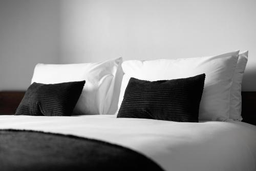 BedTime Hotel Samui Room Type - Suite with Balcony and Mountain View