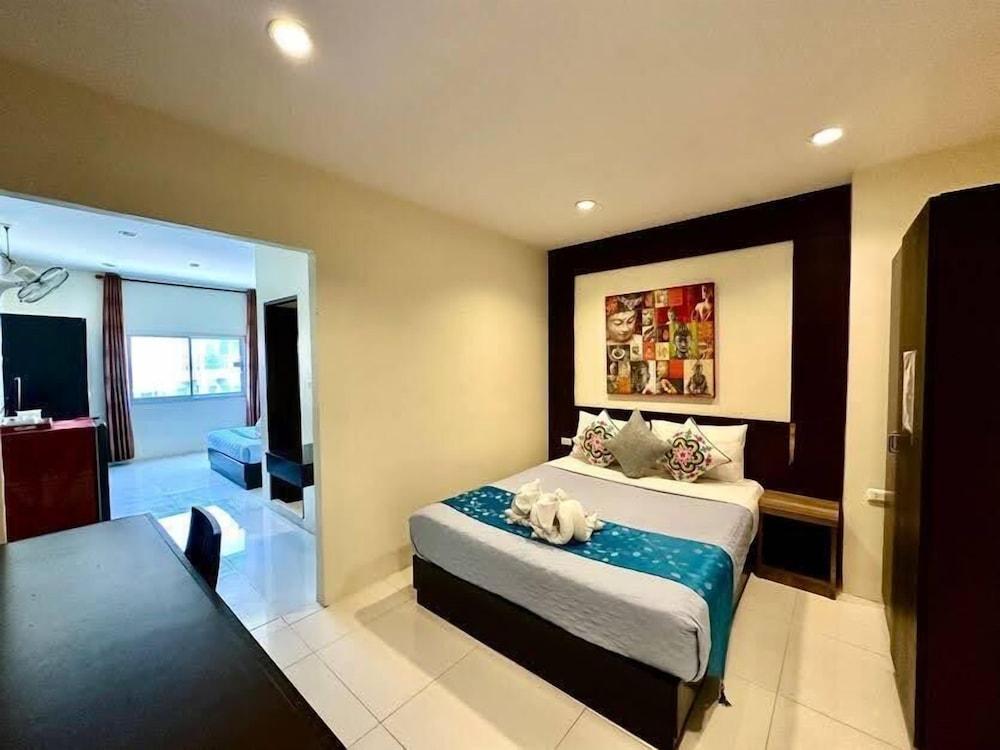 Thai Classic House Room Type - Deluxe Quadruple Room