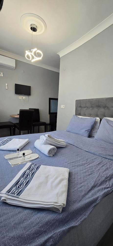 Taksim Millennium Suites Room Type - Premium Apartment, Balcony