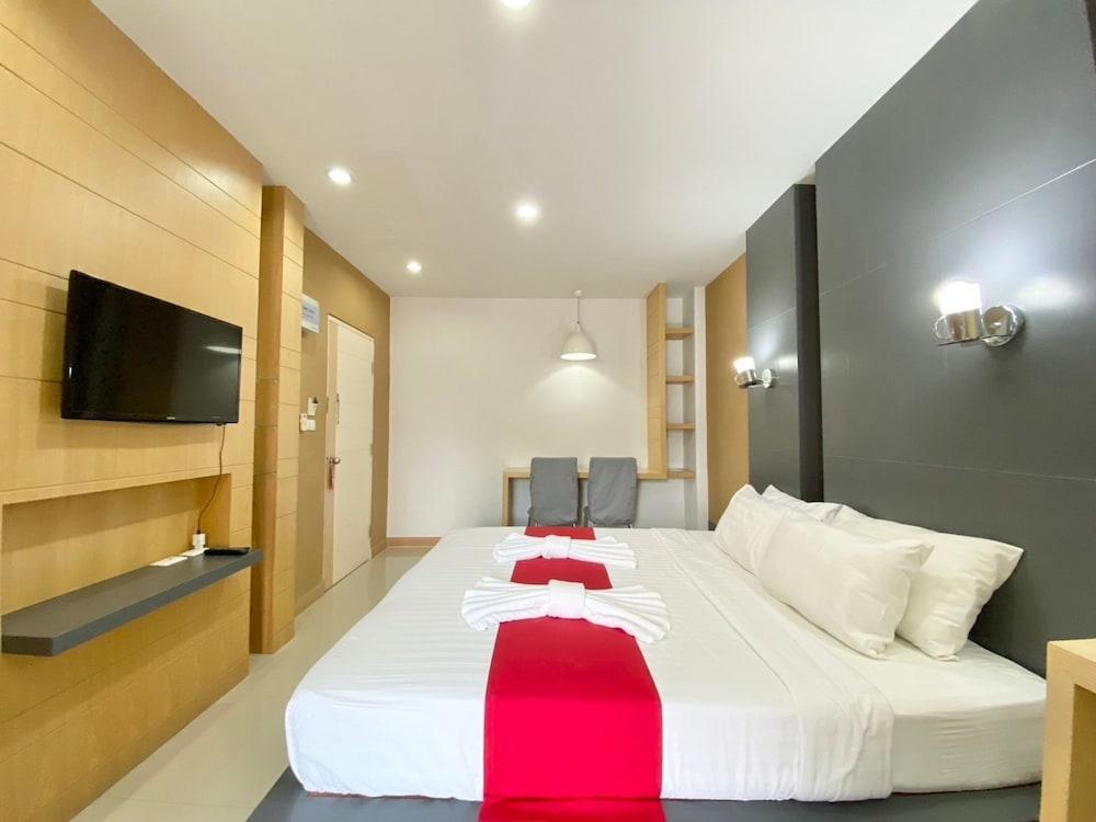 Phoomjai Service Apartment - Tap to explore photos