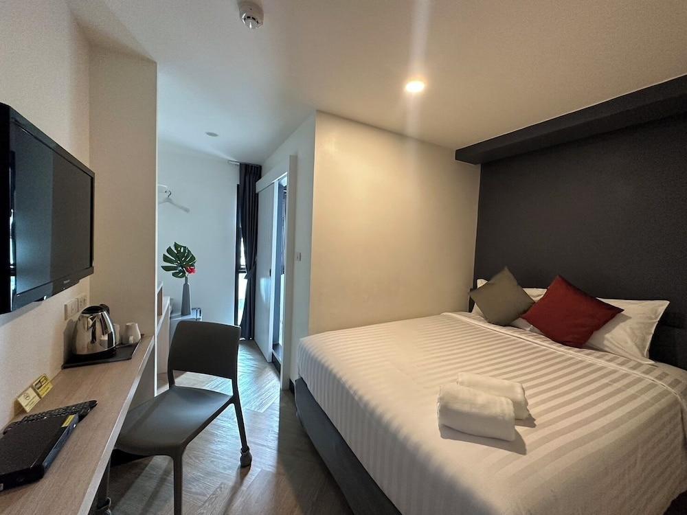 14 Sathorn hotel - Tap to explore photos