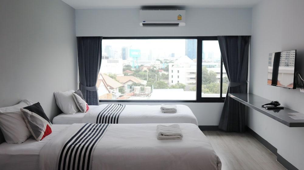 Area Place Hotel Room Type - Standard Room, Multiple Beds, Private Bathroom, City View Area Place Hotel Room Type - Standard Room, Multiple Beds, Private Bathroom, City View