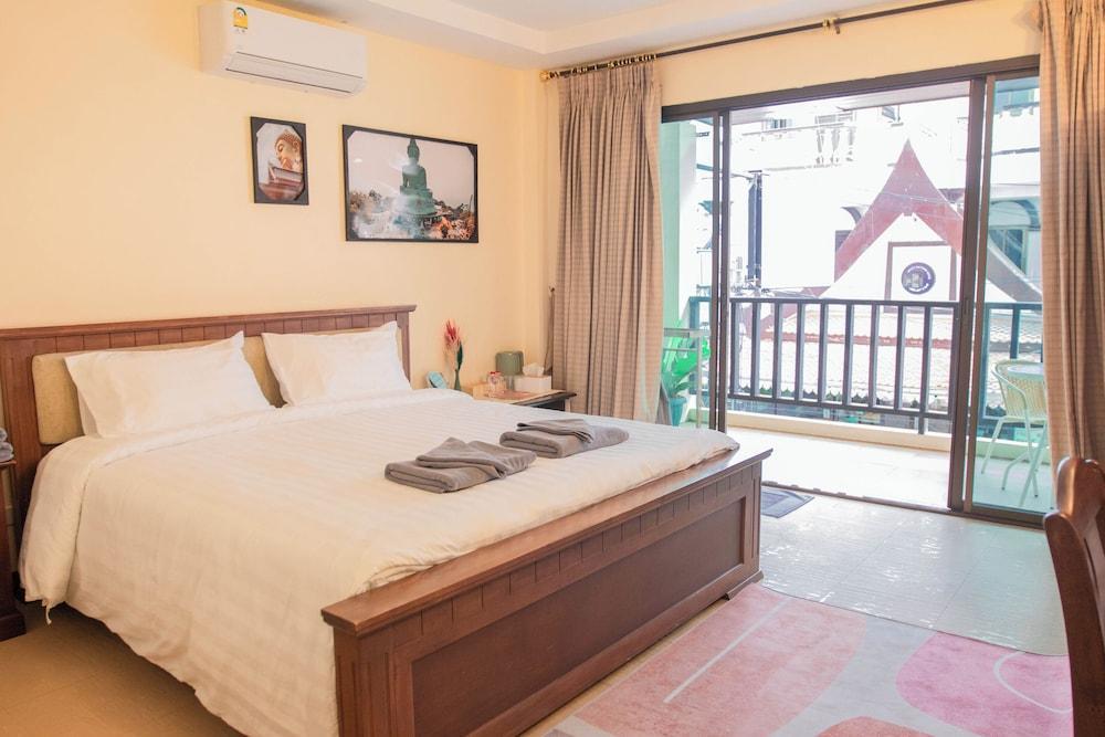 Maiiam Guesthouse Patong Room Type - Standard Double Room