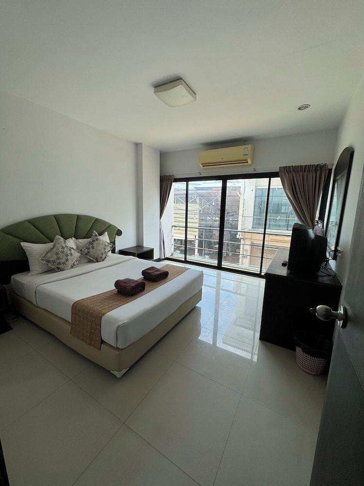 Orchid Residence Room Type - Superior Double Room