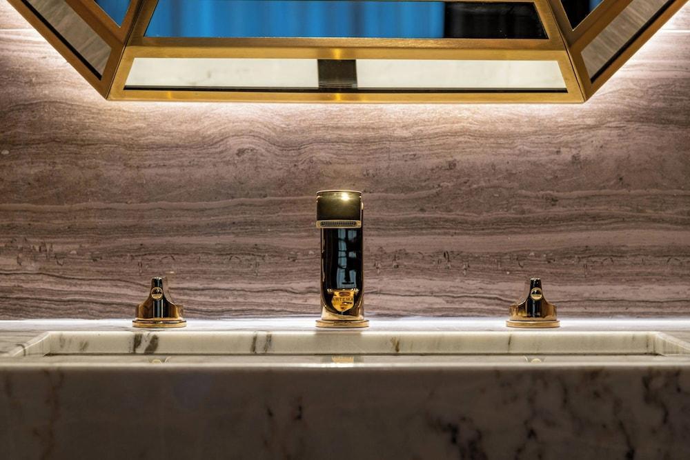 Orient Occident Hotel Istanbul, Autograph Collection - Tap to explore photos