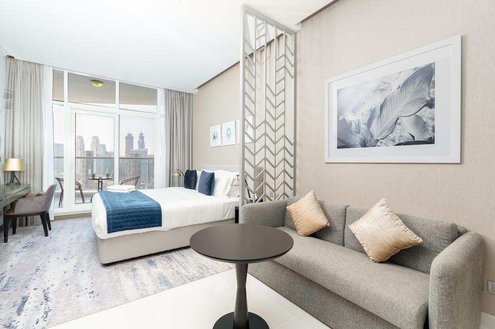 Mystic - Damac Maison Prive Tower B Room Type - Deluxe Studio, Balcony, Canal View