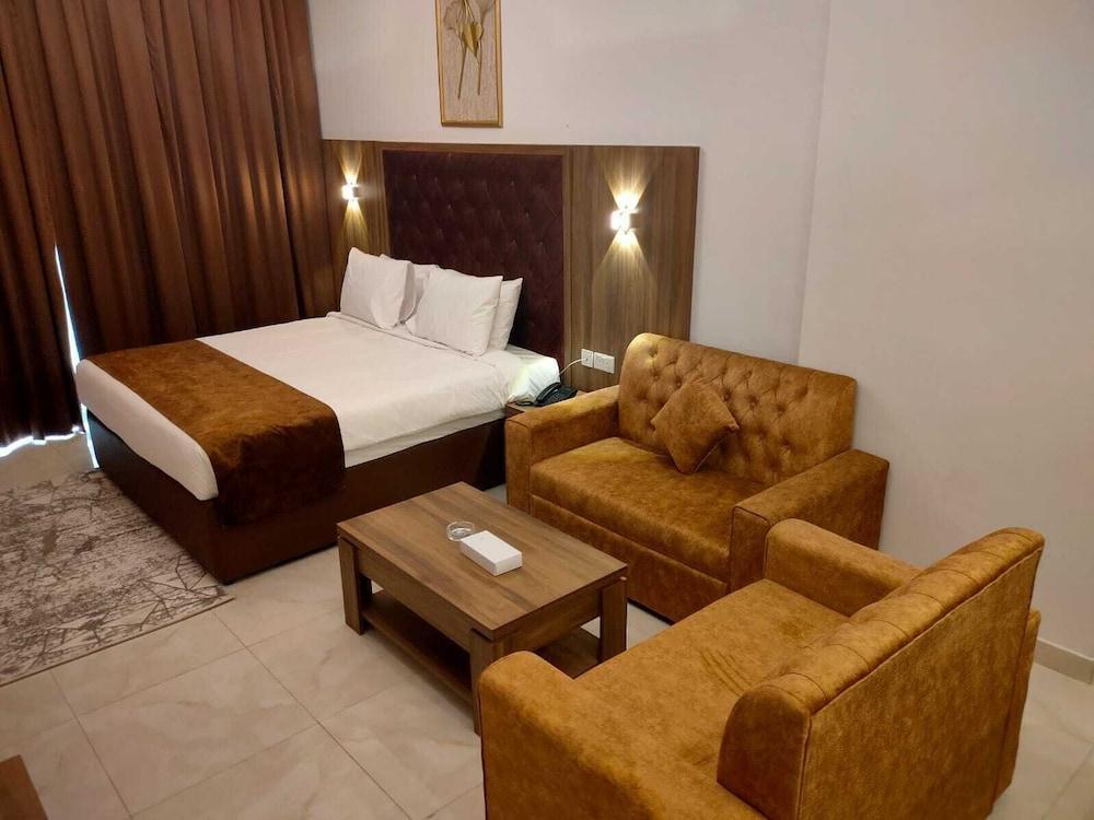 NEW DREAM PLAZA HOTEL APARTMENT Room Type - STUDIO DELUXE BALCONY