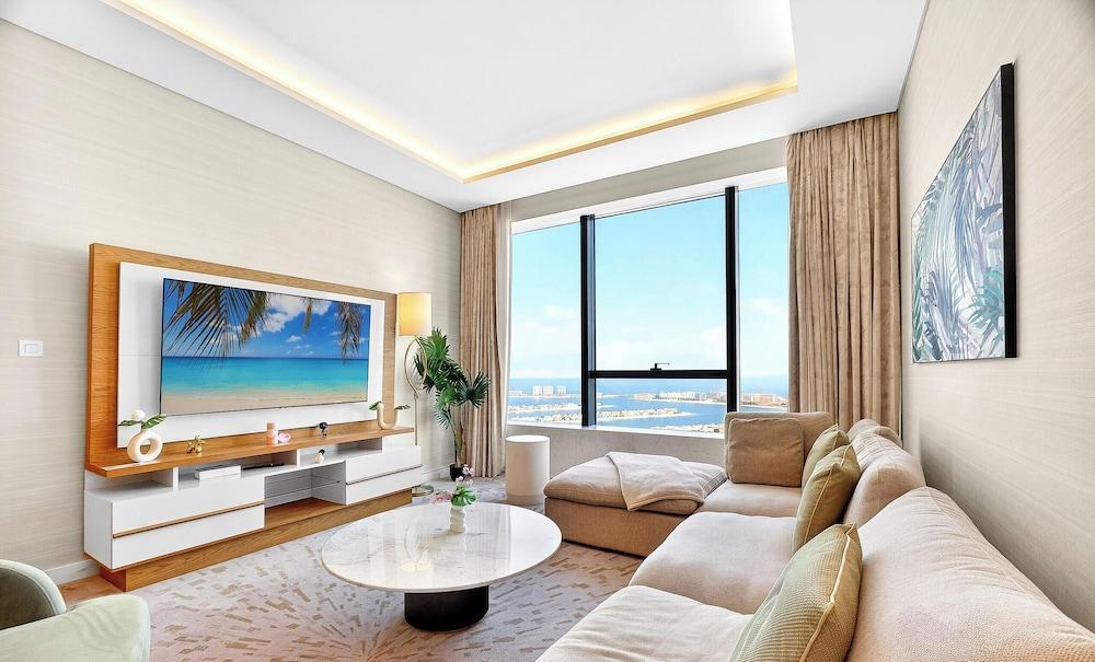 WYZ RENT|Palm Tower 1 BD Nakheel Mall High Floor