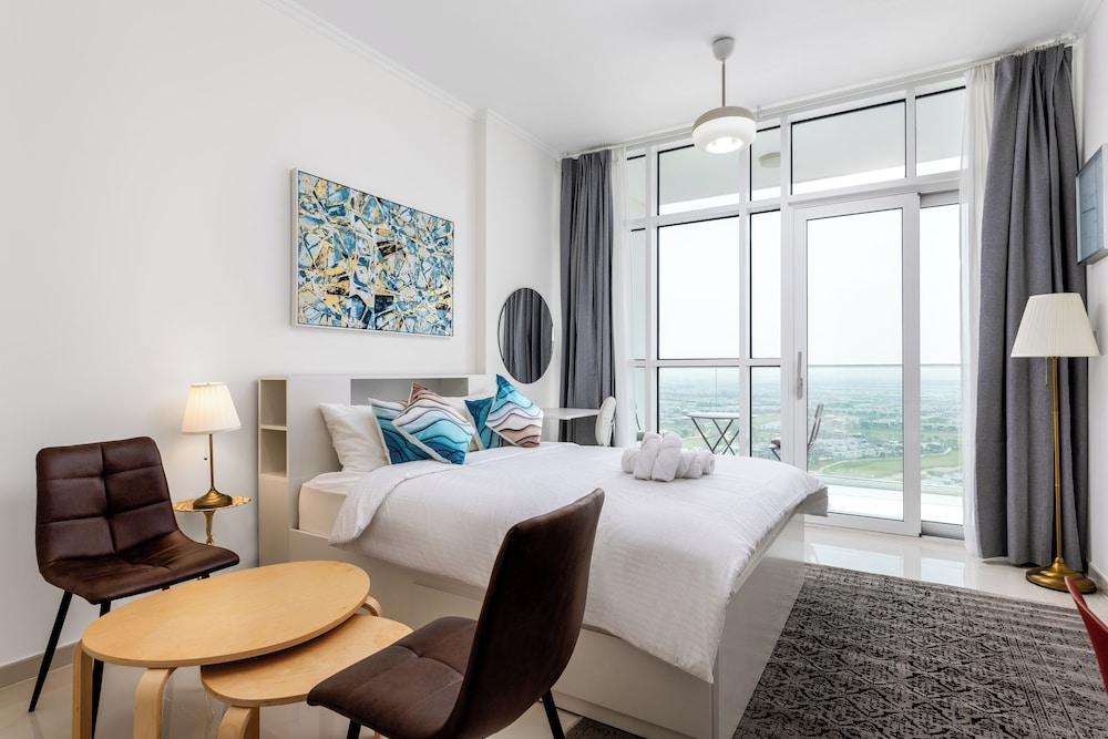 Waves - Elegant 28th Floor Studio in Carson A, Damac Hills - Tap to explore photos