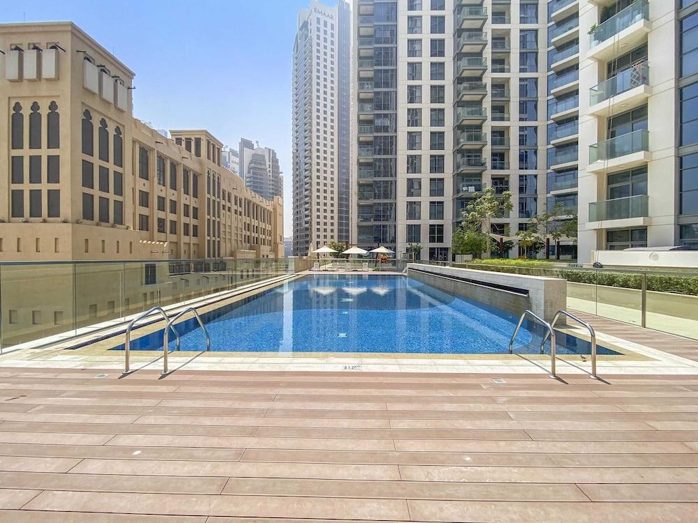 Silkhaus Burj Khalifa View 1bdr With Pool and Gym - Tap to explore photos