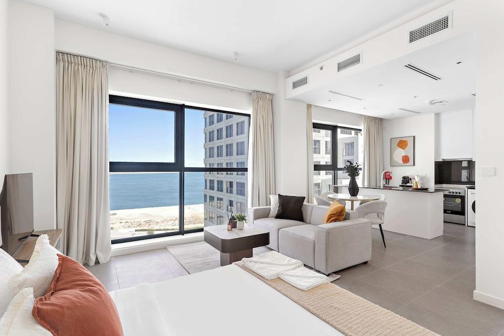 Silkhaus Pixel Tower2 - Reem Island Room Type - Business Studio
