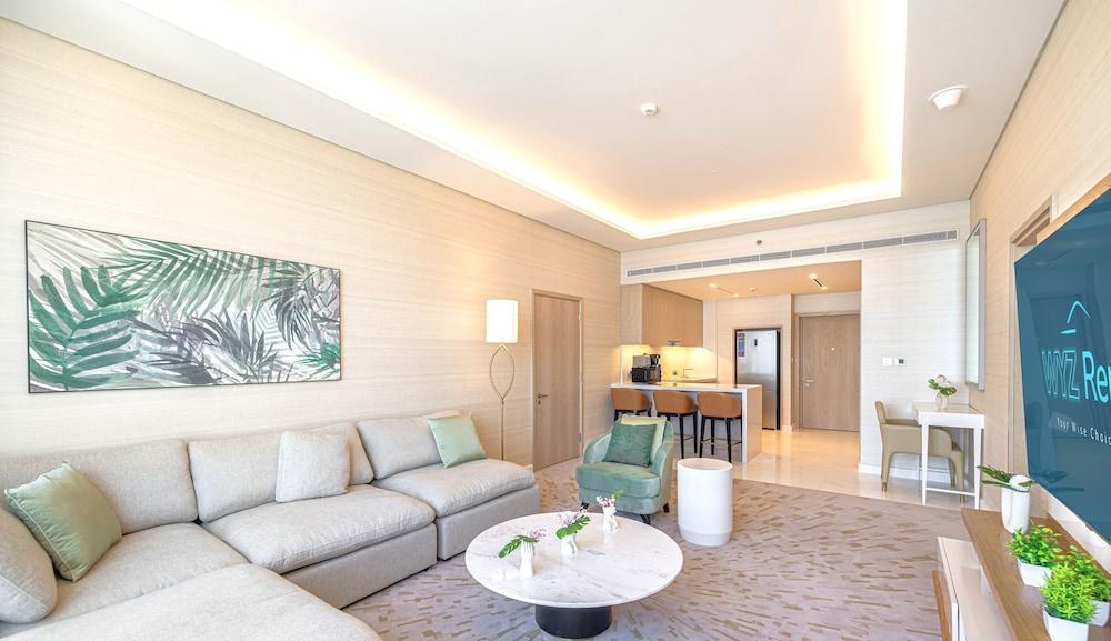 Luxurious St Regis 1 Bed Palm View - Tap to explore photos