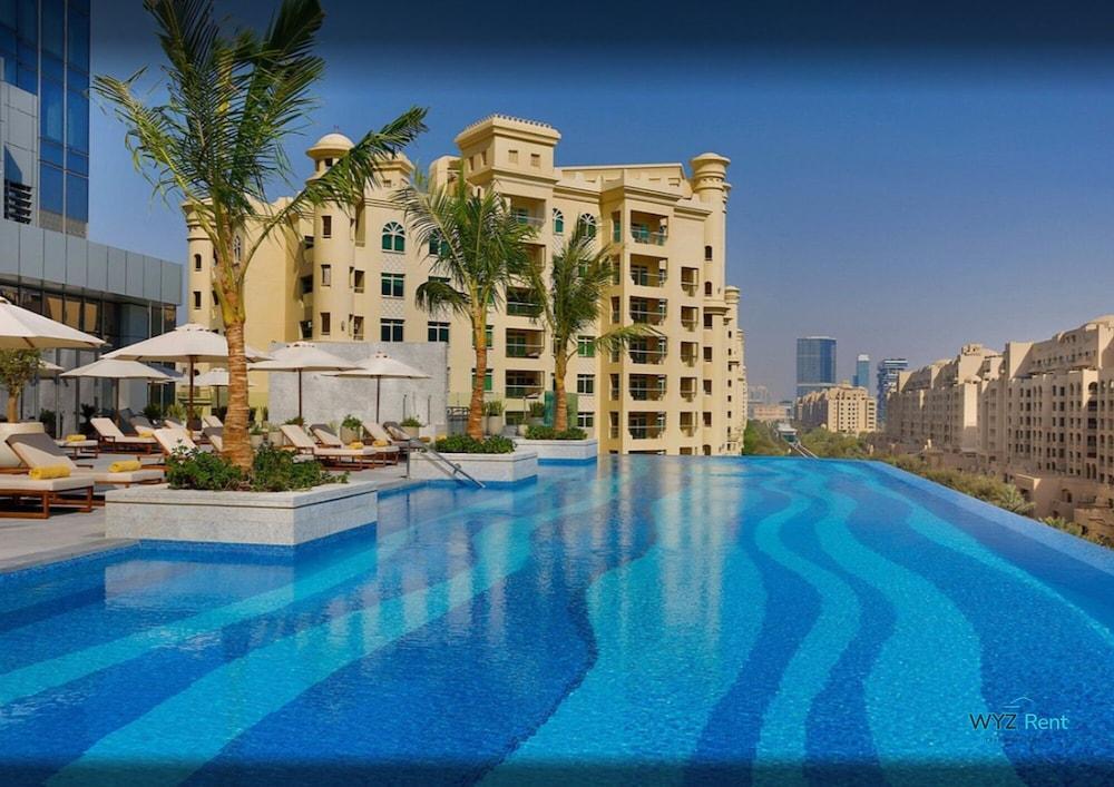 Luxurious St Regis 1 Bed Palm View - Tap to explore photos