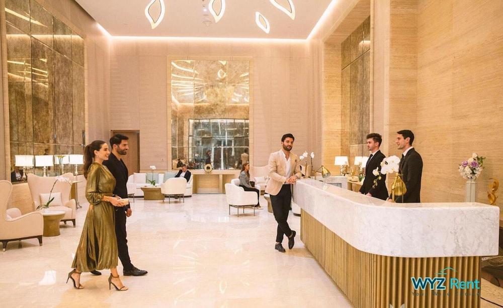 Luxurious St Regis 1 Bed Palm View