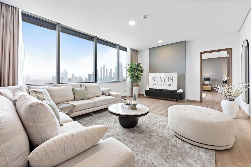 Stayis - 1 BR Stylish Suite - Tap to explore photos