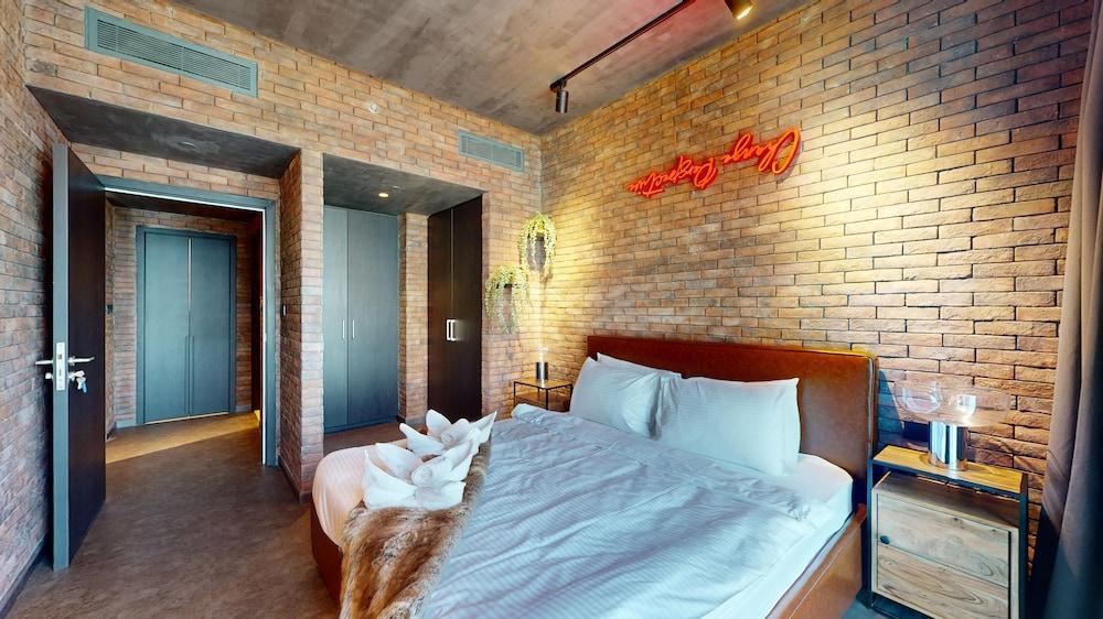 Primestay-elegant 1BR in Downtown Dubai - Tap to explore photos