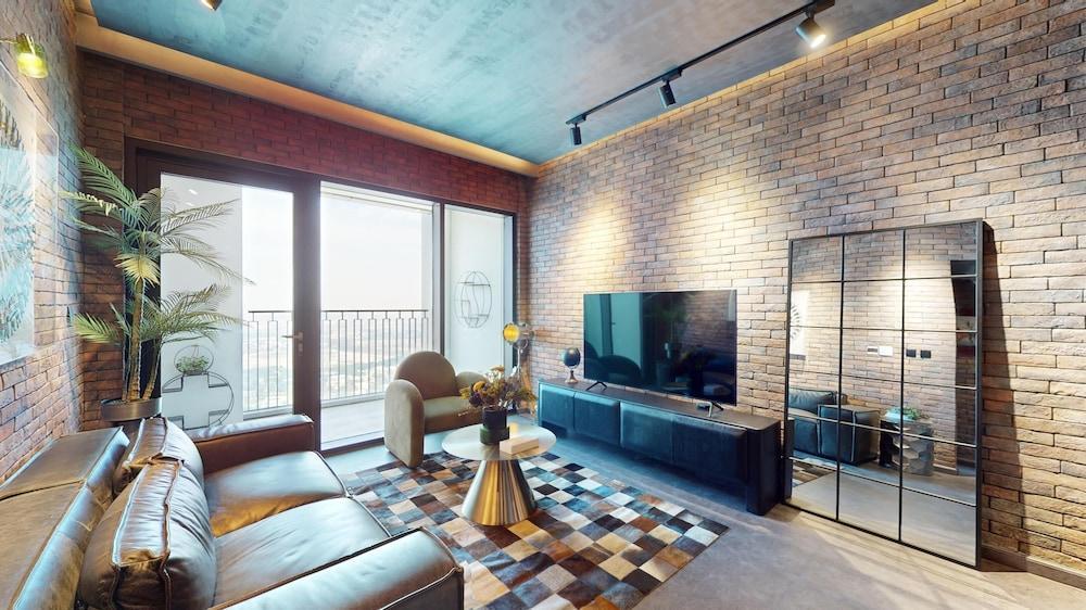 Primestay-elegant 1BR in Downtown Dubai - Tap to explore photos