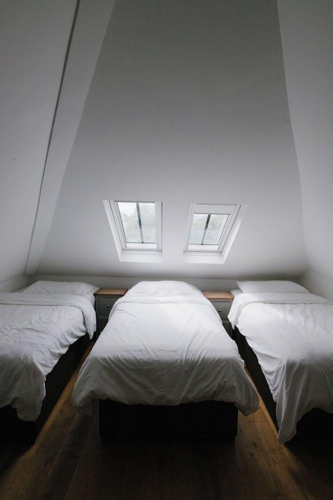 EBS London Stay Room Type - 3 beds mixed dormitory
