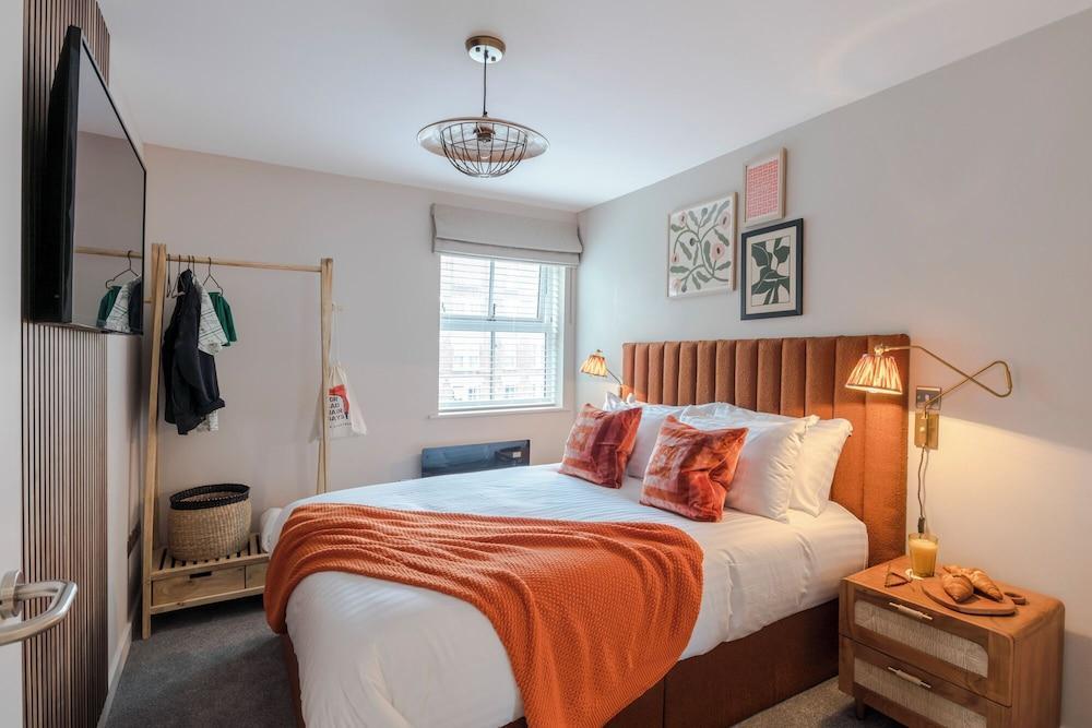 Old Kent Road  YourApartment Room Type - City Apartment