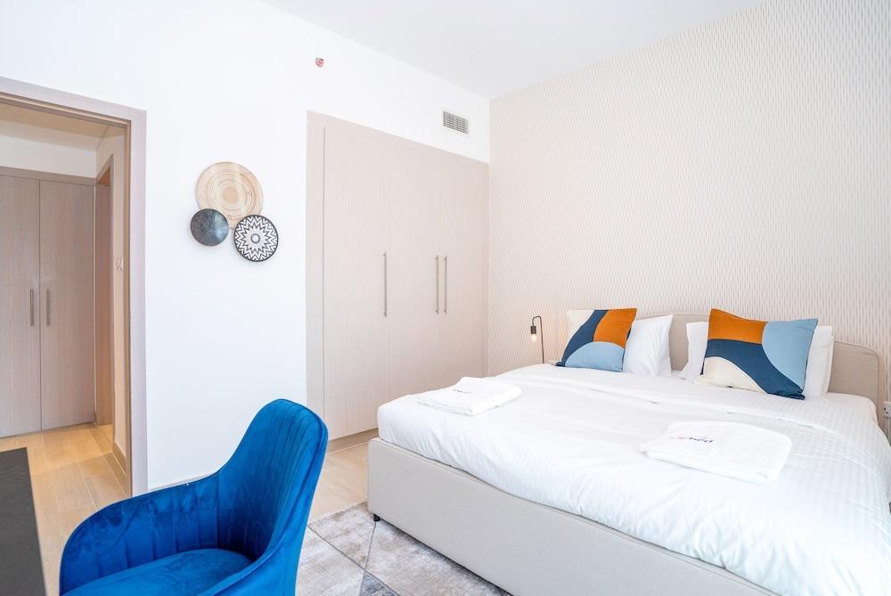 Zapbed House - YWE B10 026 - Tap to explore photos