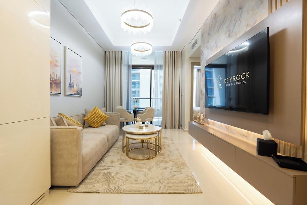 Elite 2 BR Aykon Getaway in Business bay - Tap to explore photos