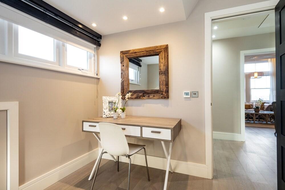 Hampstead Lux Flat-Hosted by Sweetstay - Tap to explore photos