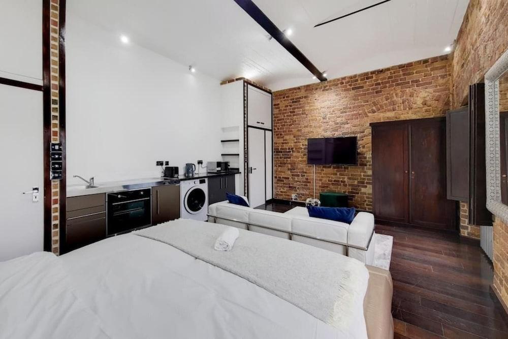Beautiful Studio Apartment In Belgravia - Tap to explore photos