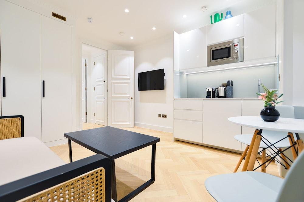 Star Street Serviced Apartments by Concept Apartments - Tap to explore photos