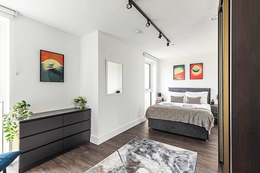 Stunning Studio Apartment - Tap to explore photos