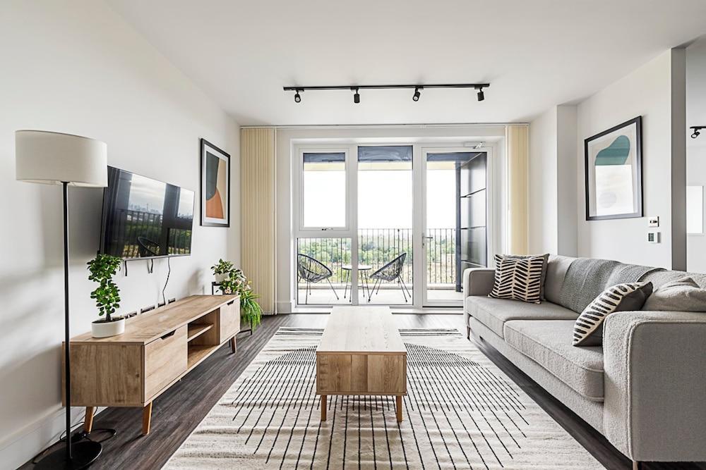 Stunning Studio Apartment - Tap to explore photos