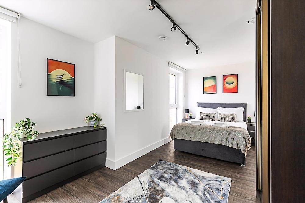 Stunning Studio Apartment - Tap to explore photos