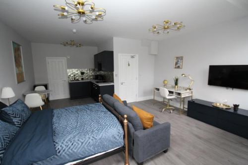 Luxury Studio Flat in London - Tap to explore photos