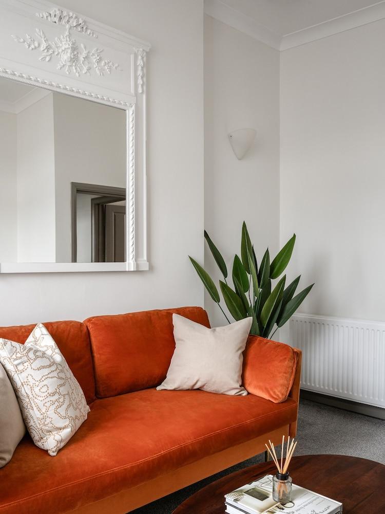 Urban Rest Notting Hill Apartments - Tap to explore photos