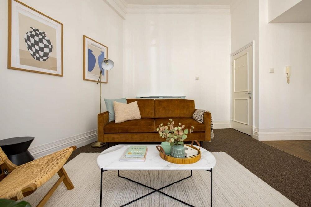 Spacious Apartment With Office Rear Terrace - Tap to explore photos