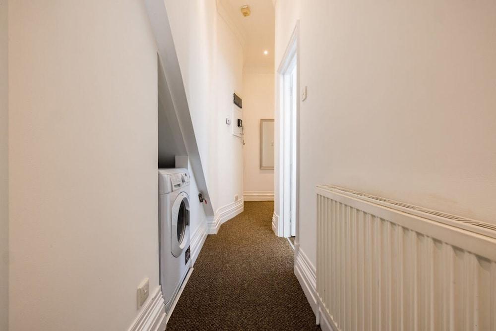 Spacious Apartment With Office Rear Terrace - Tap to explore photos
