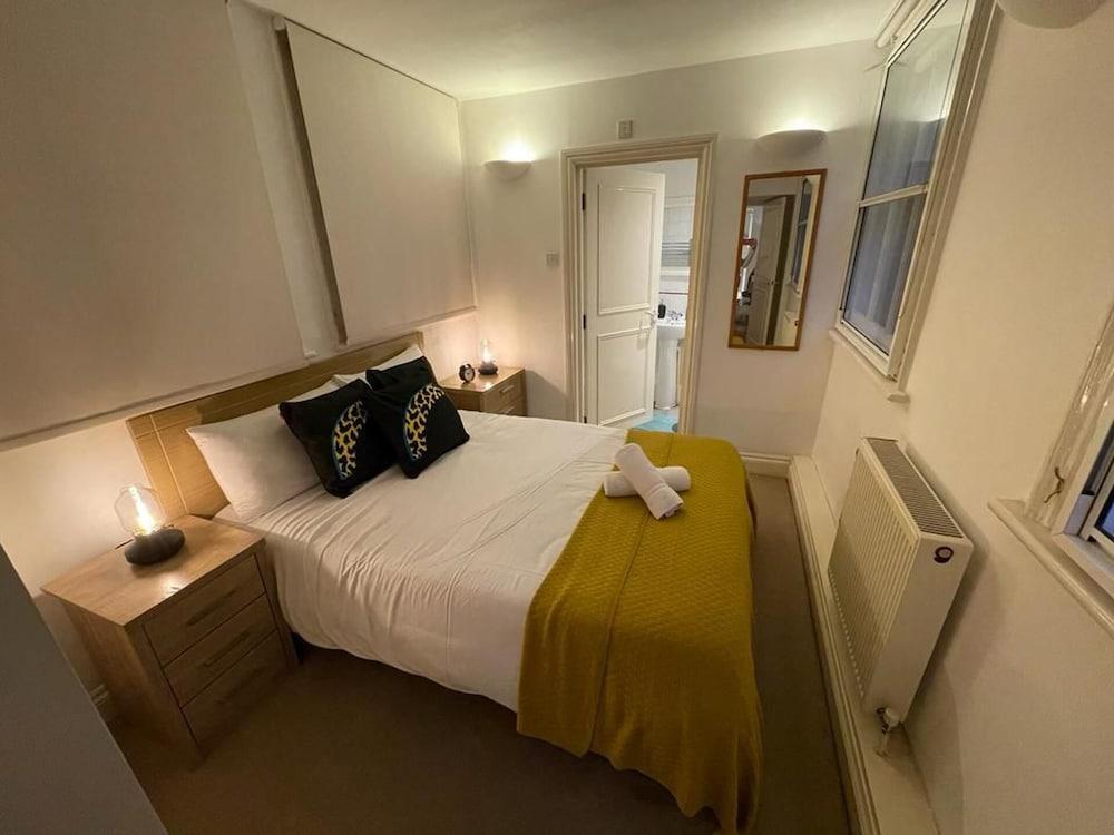 Cozzy 1-bed Apartment in Liverpool St & Shoreditch - Tap to explore photos