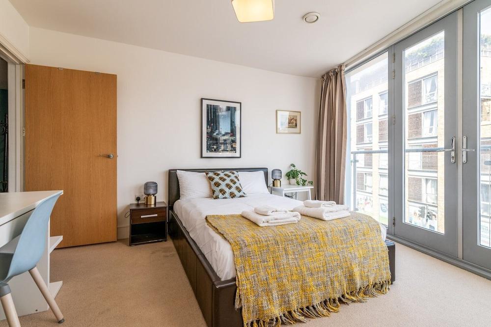 Bright & Spacious Battersea Flat