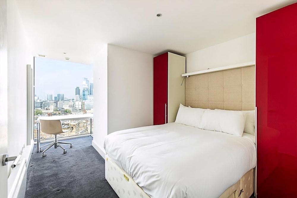 Skyline Serenity in Southwark - Tap to explore photos
