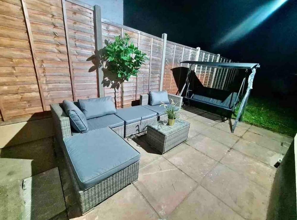 Modern 3bed Garden House in Croydon, London ,uk - Tap to explore photos