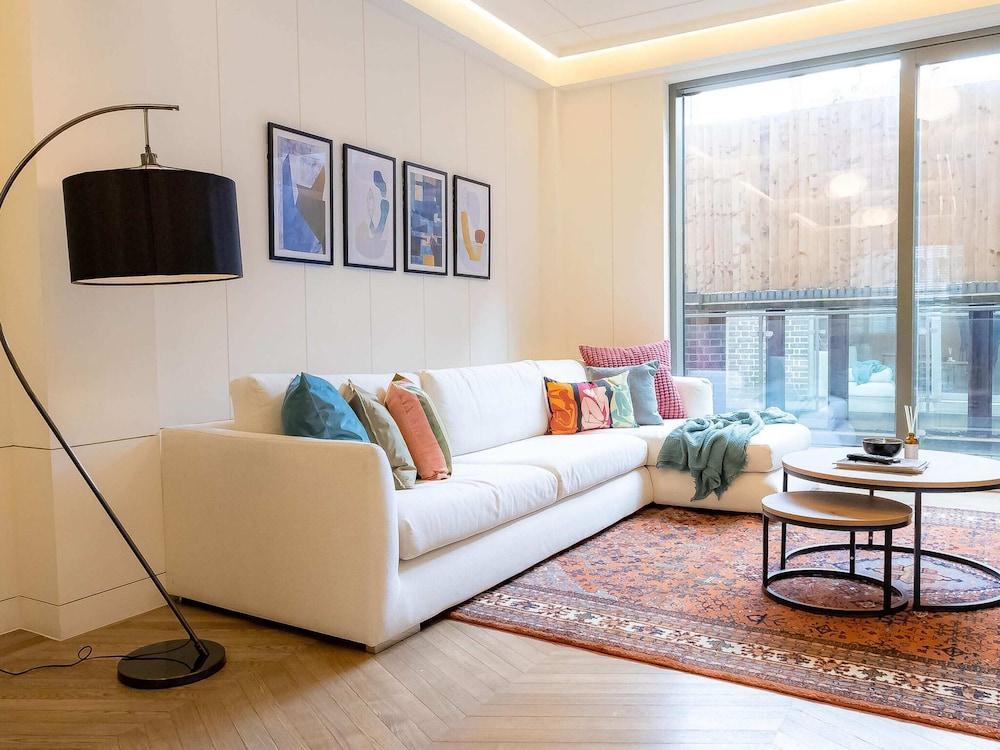 Five Bedroom Near Camden Arts Centre by Bevilla - Tap to explore photos