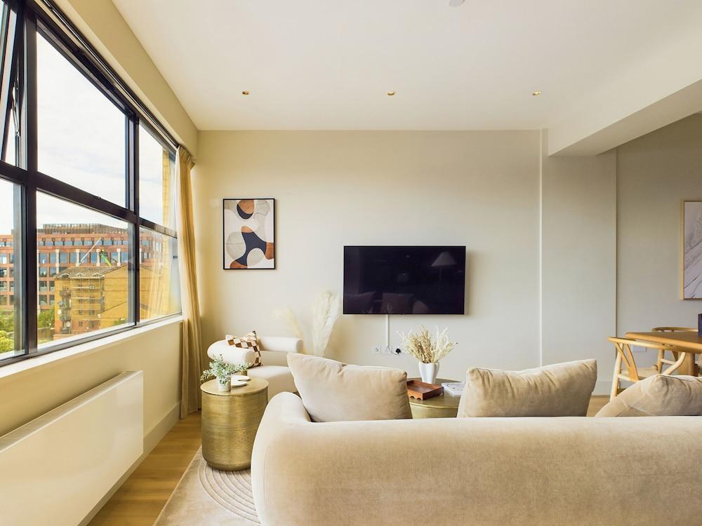 The St Pancras Residences - Tap to explore photos