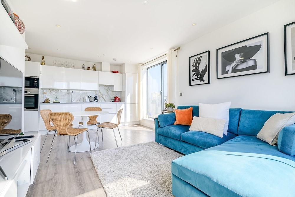 Penthouse With Views Of Alexandra Palace - Tap to explore photos
