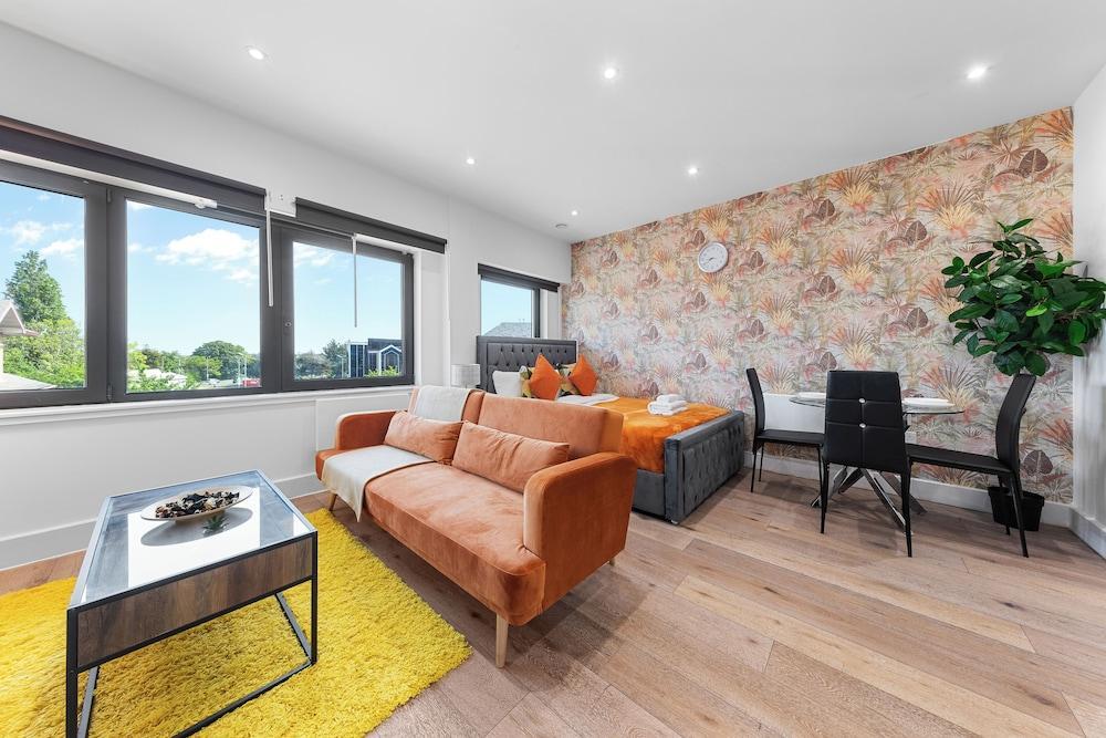 Hayes Haven - Charming 1 Bedroom Apartment - Tap to explore photos