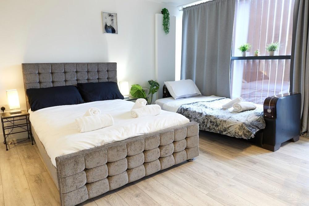 Wonderful Holiday Studio in the Trendy Brick Lane - Tap to explore photos