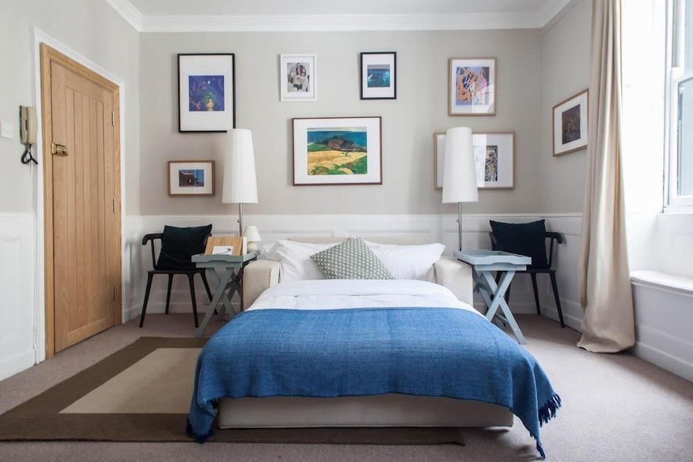 Studio Apartment in Fitzrovia Near Oxford Street - Tap to explore photos